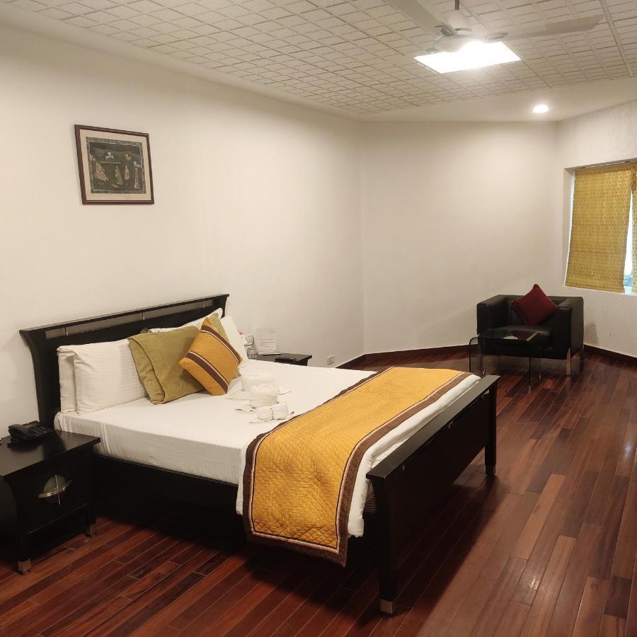 Vedic Village Sriperumbudur Formerly Known As Citrus Hotel Exteriör bild